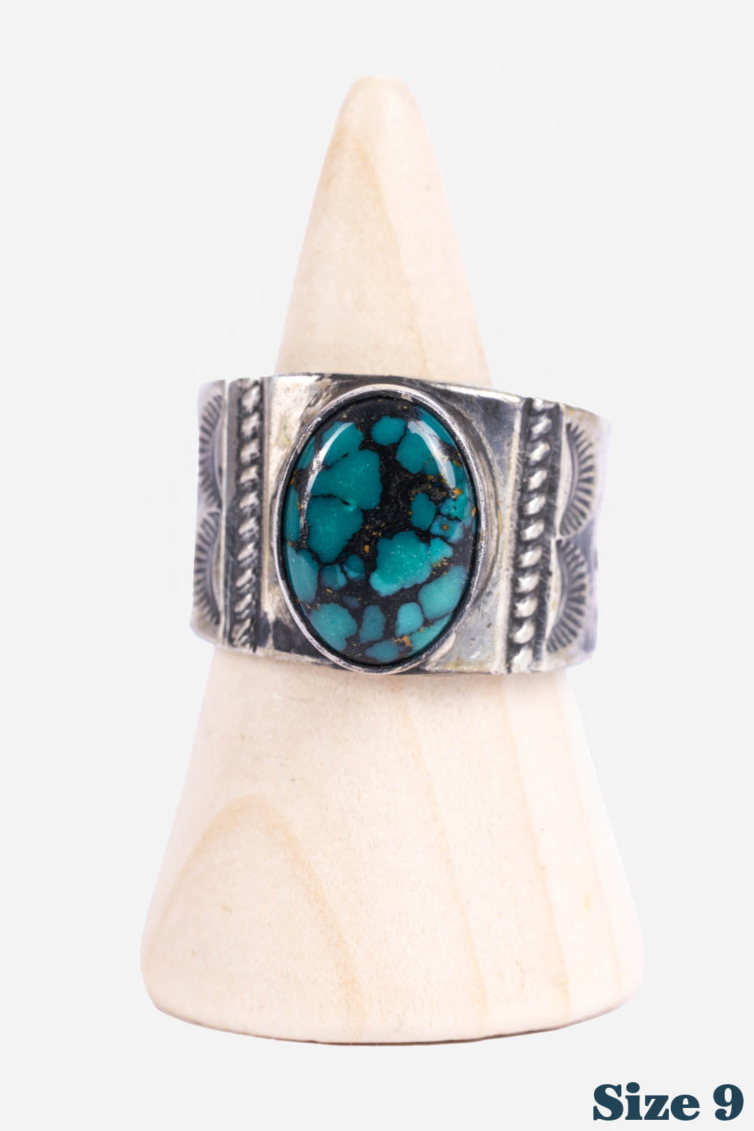 SIGNATURE SINGLE STONE RING