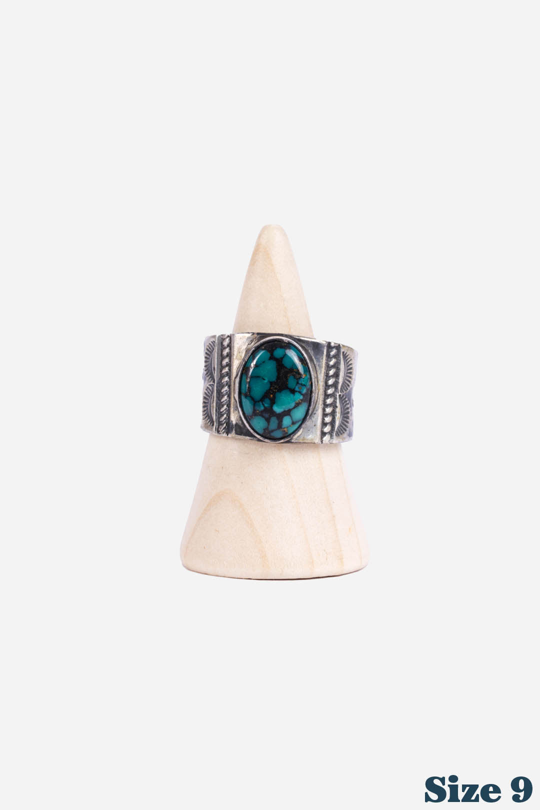 SIGNATURE SINGLE STONE RING