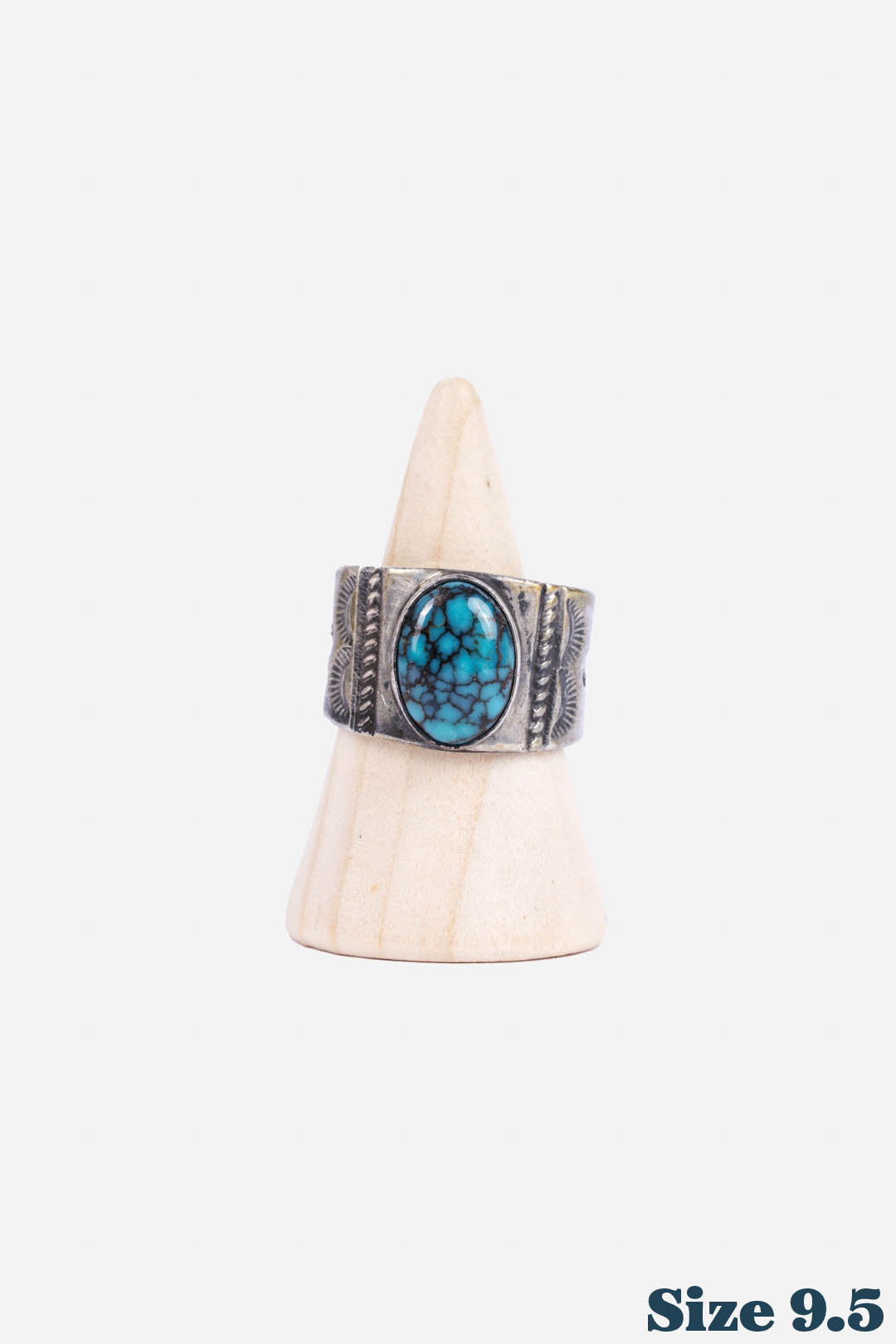 SIGNATURE SINGLE STONE RING