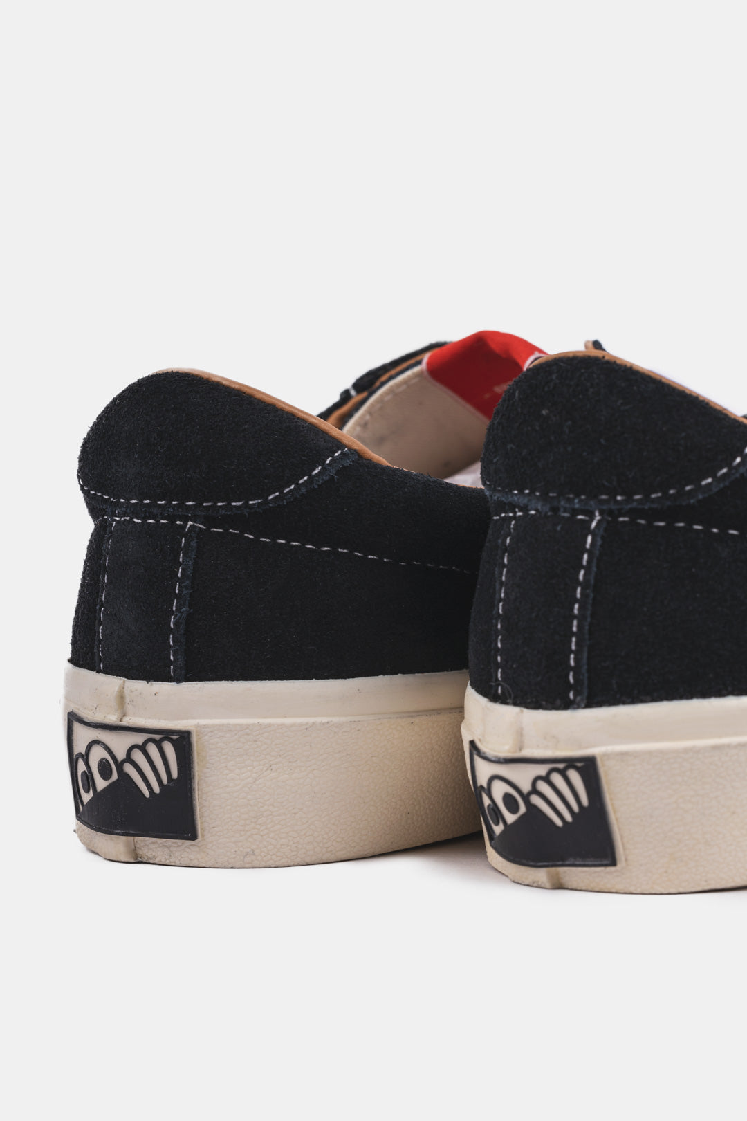 VM001 SUEDE