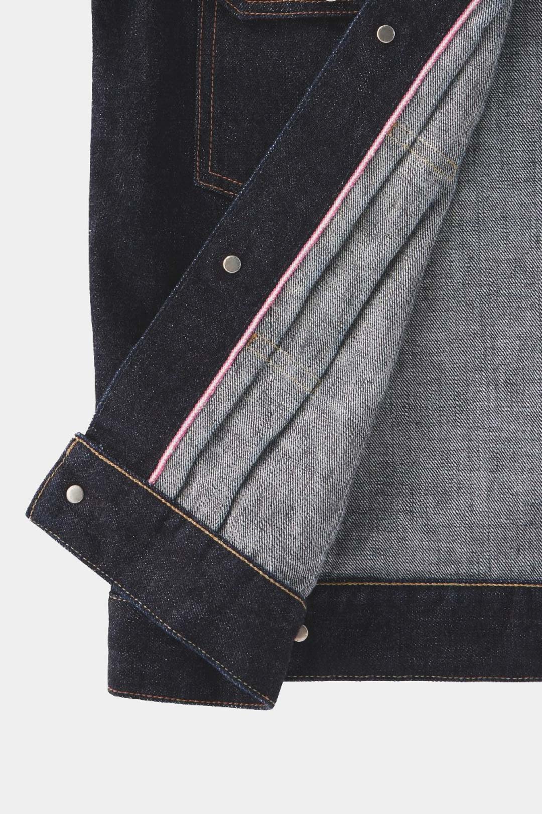 CLASSIC DENIM JACKET