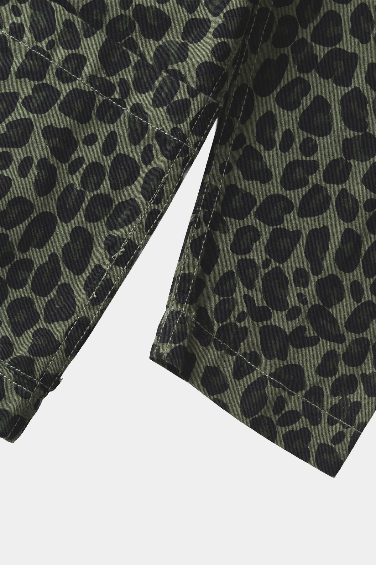 PATTERNED EASY CHEF SHIRT - Green Leopard